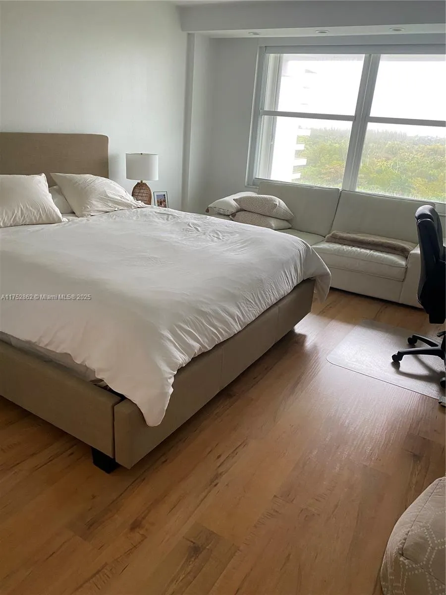 Key Biscayne, Florida 33149, United States, 2 Bedrooms Bedrooms, ,2 BathroomsBathrooms,Residential,Active,79196