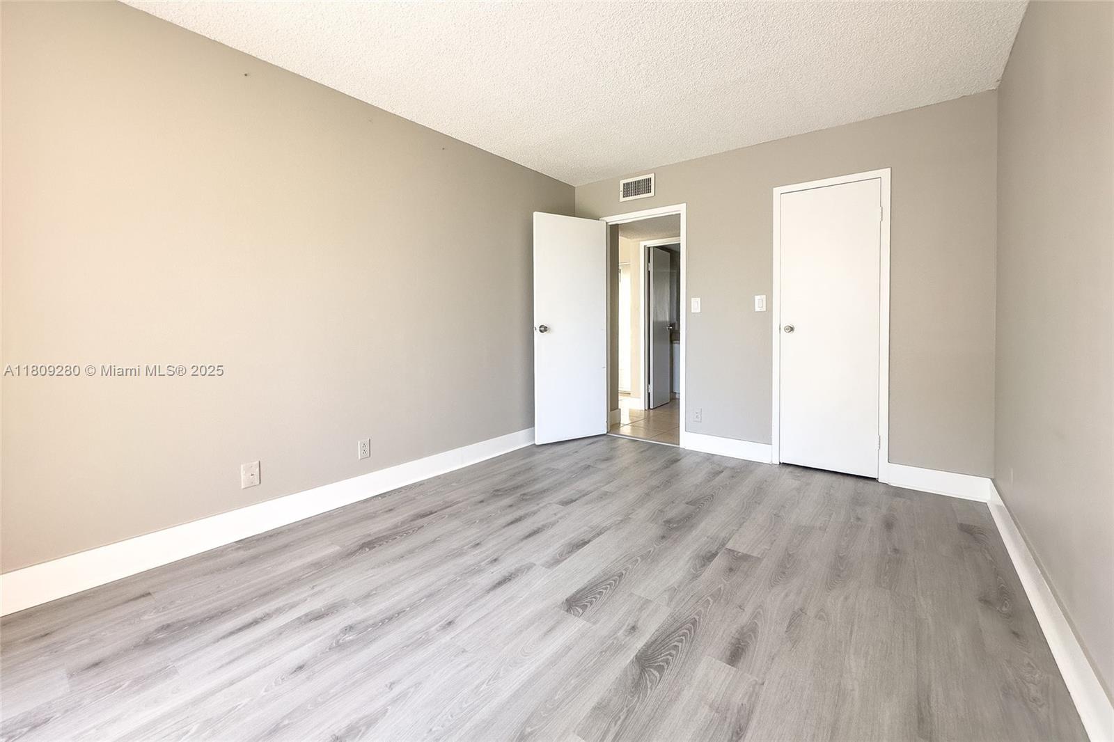 DESOTO PARK CONDO - Residential Lease