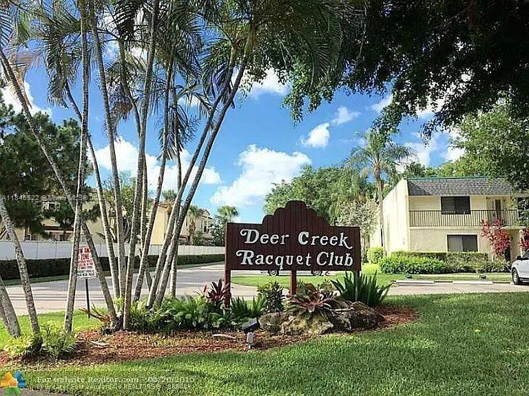 Rent This Beautiful 2-Bed/2-Bath Condo in Deerfield Beach!
Spacious, light-filled living/dining area—perfect for relaxing or entertaining
Generous kitchen with ample cabinet space
Two full bathrooms—ideal for guests or roommates
Private, screened-in patio overlooking lush, landscaped grounds
Central air conditioning, washer & dryer hookups and WINE COOLER