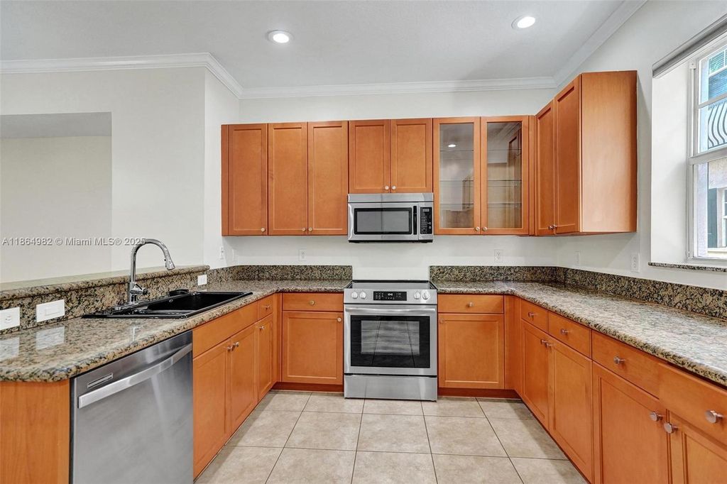 Photo of 1033 NE 17th Way #803, Fort Lauderdale, FL 33304 (MLS # A11864982)