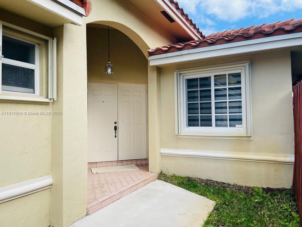 GROVE COMMERCIAL CENTER - Residential Lease