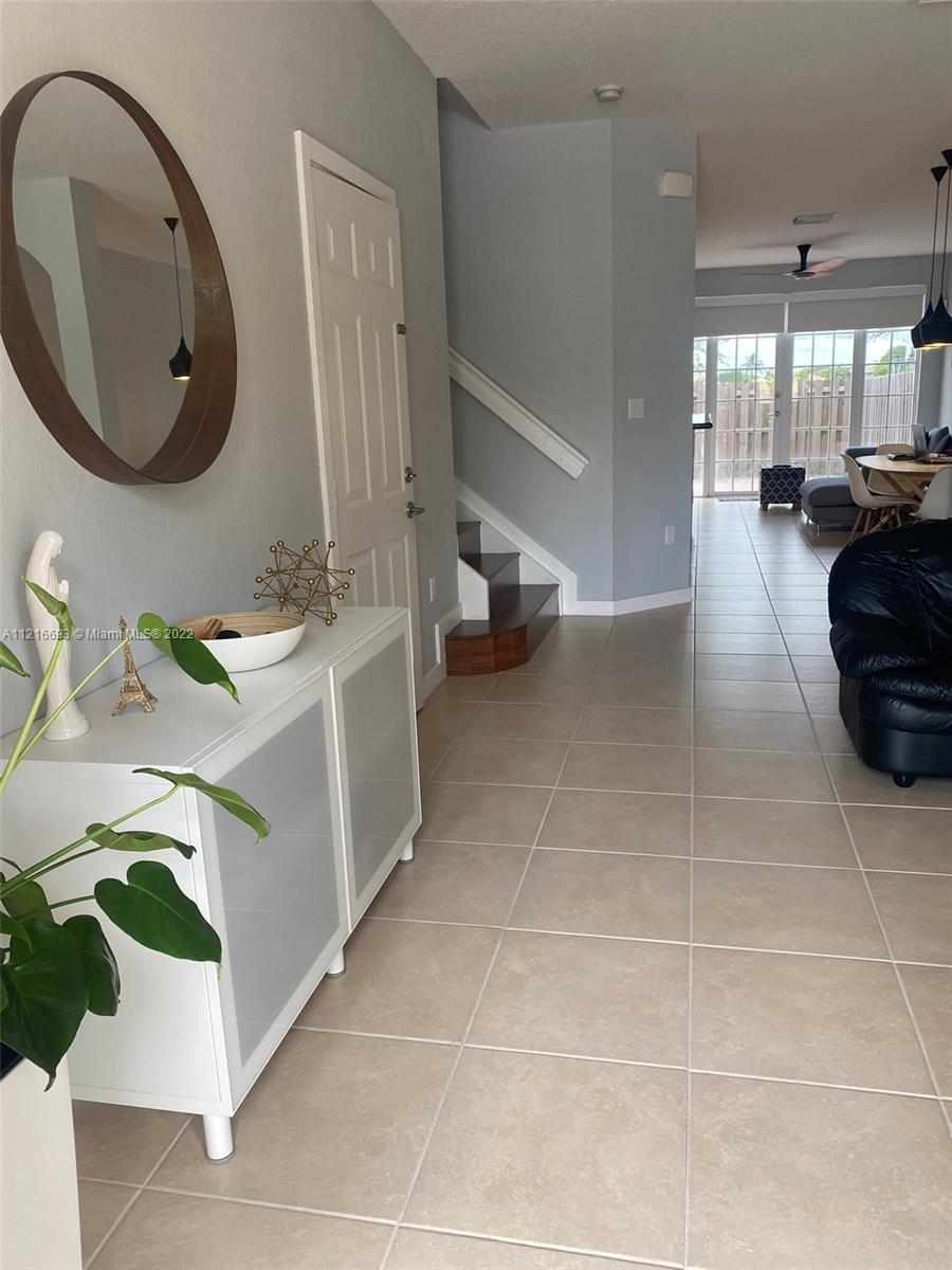 SUNSET LAKE TOWNHOMES - Residential