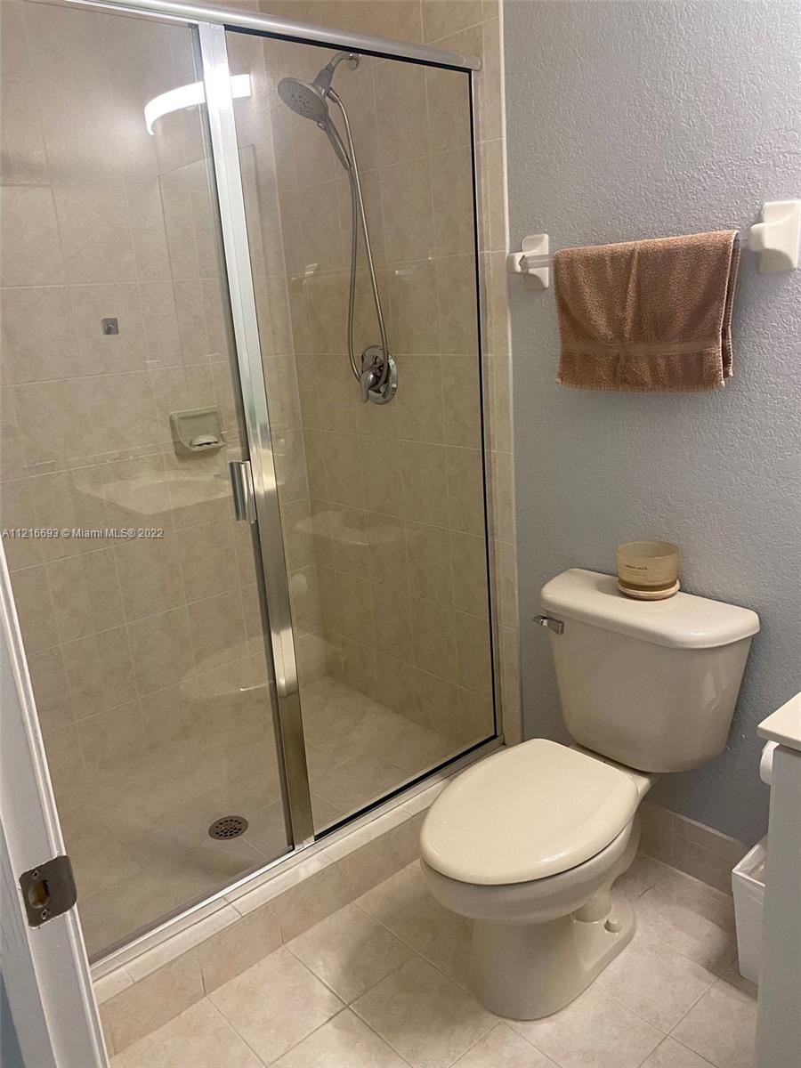 SUNSET LAKE TOWNHOMES - Residential