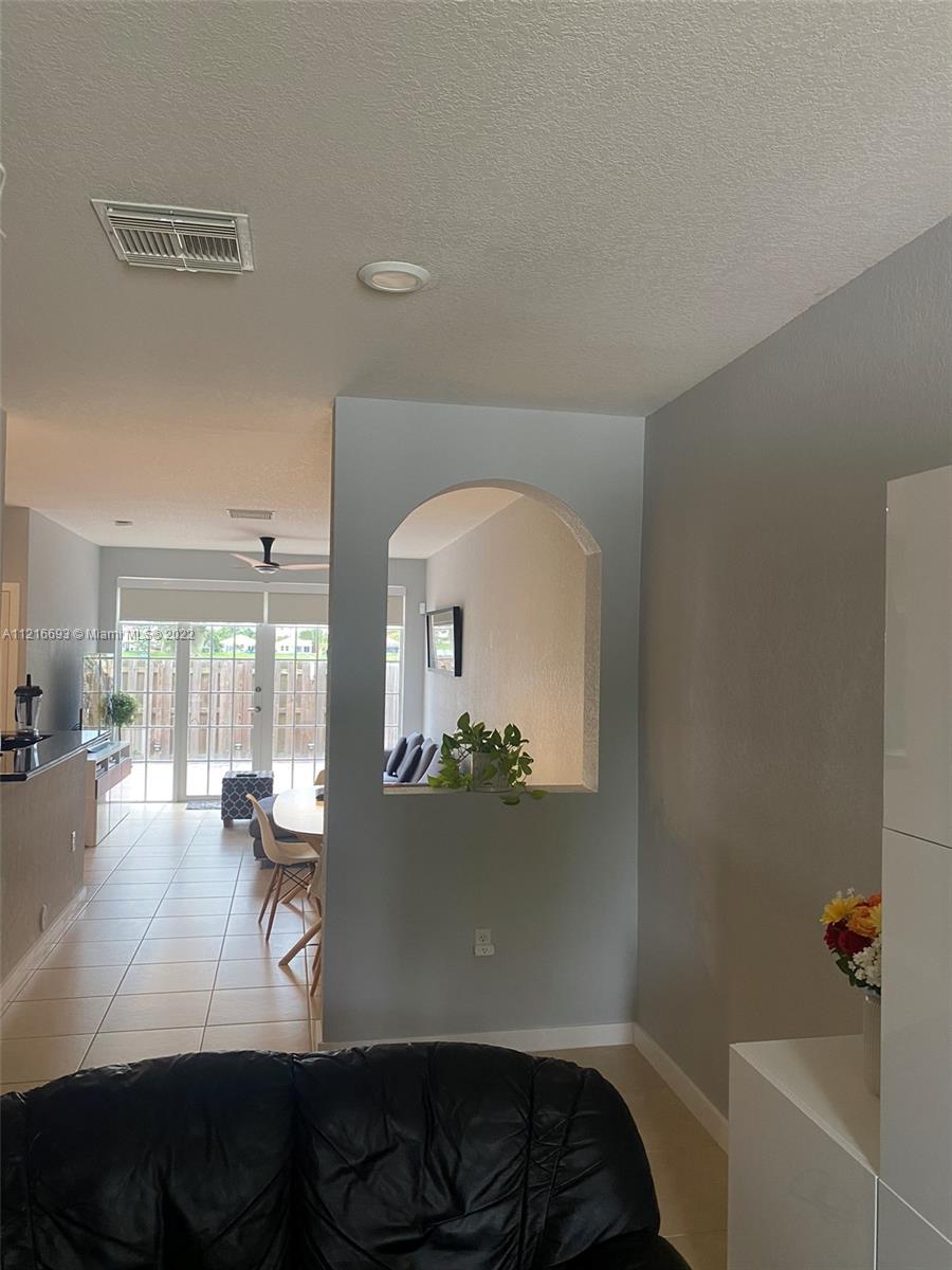 SUNSET LAKE TOWNHOMES - Residential