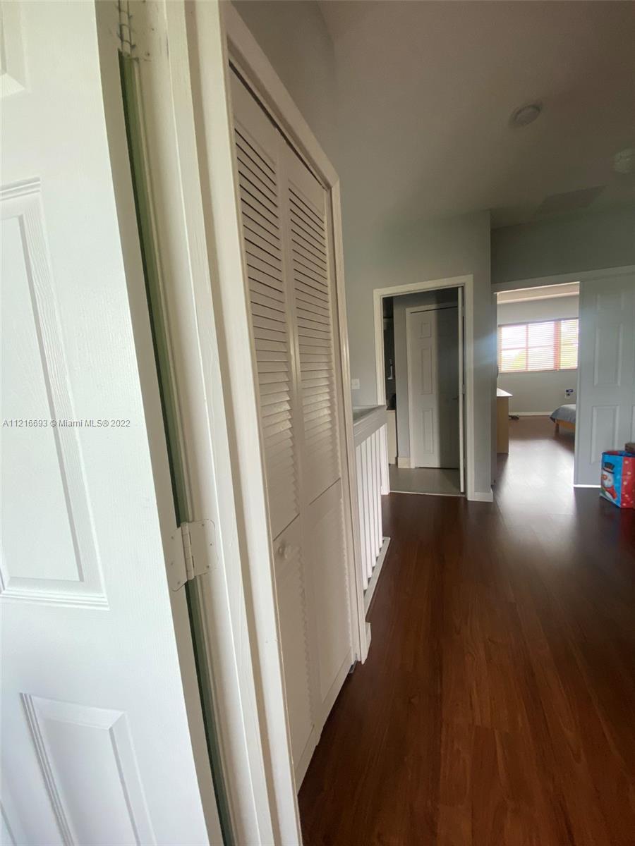 SUNSET LAKE TOWNHOMES - Residential