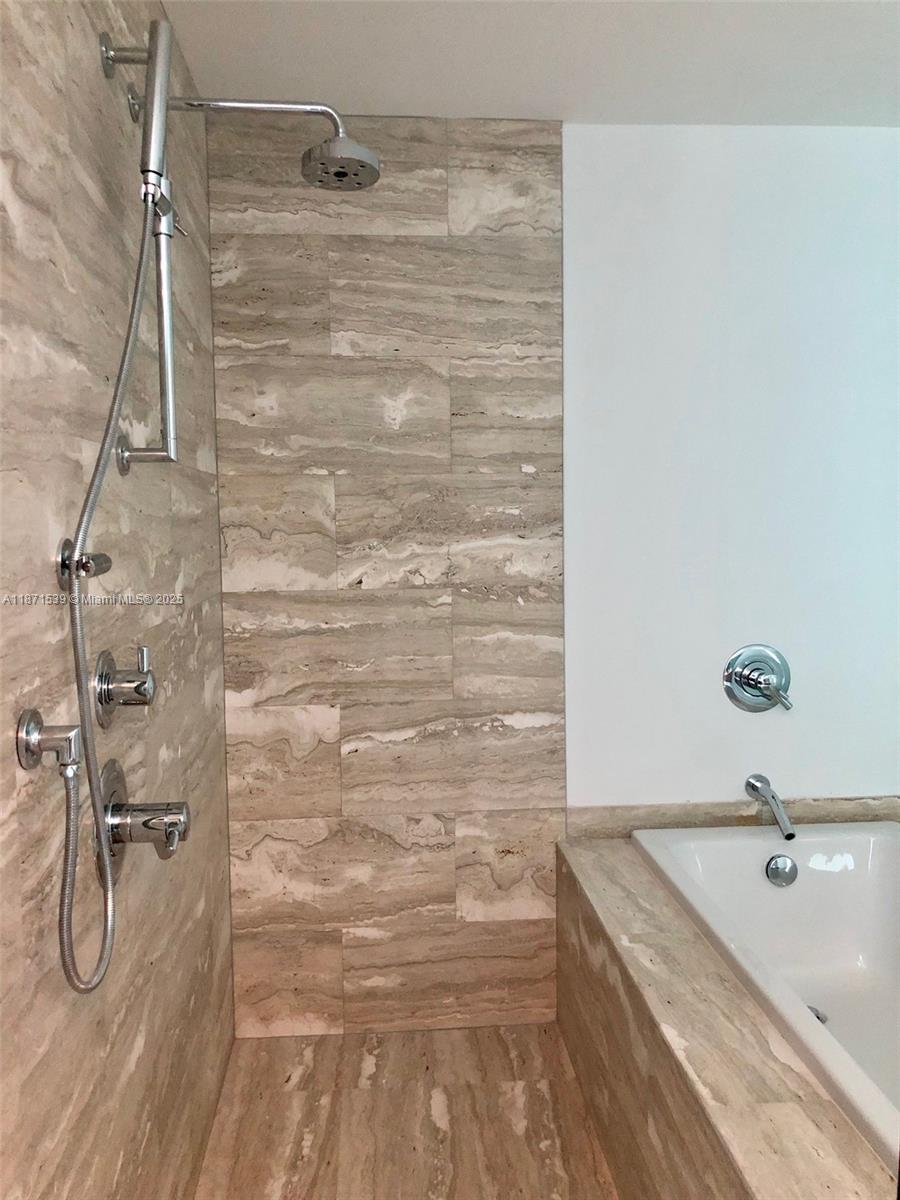 BISCAYNE BEACH CONDO - Residential Lease