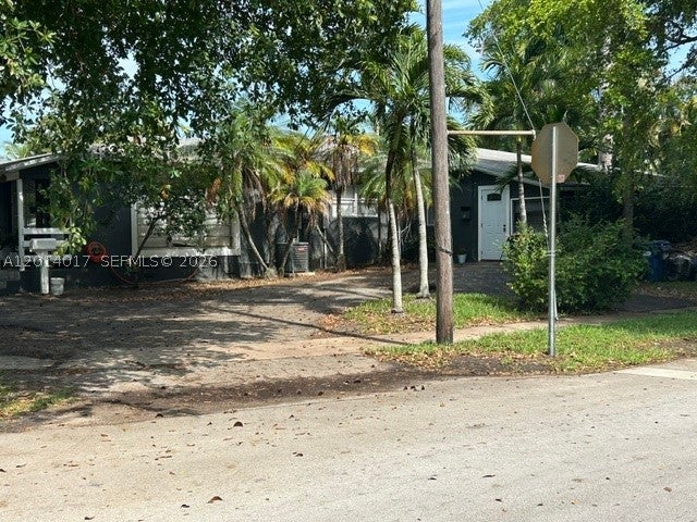 335 NE 114th St