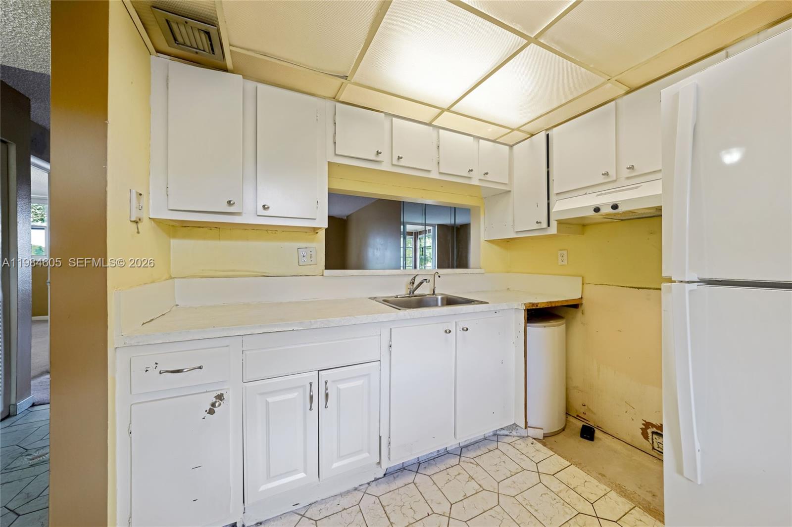 9330 Lime Bay Blvd 209, Tamarac, FL, 33321/$69,900 4 9330 Lime Bay Blvd 209