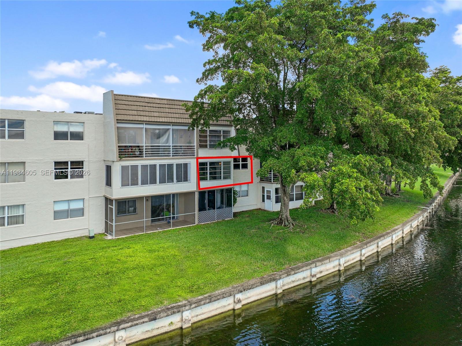 LIME BAY CONDOMINIUM 8 - Residential