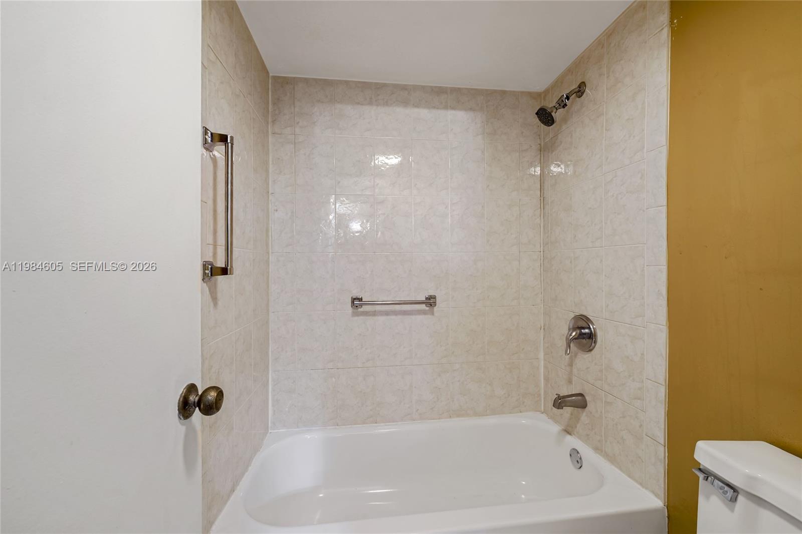 LIME BAY CONDOMINIUM 8 - Residential