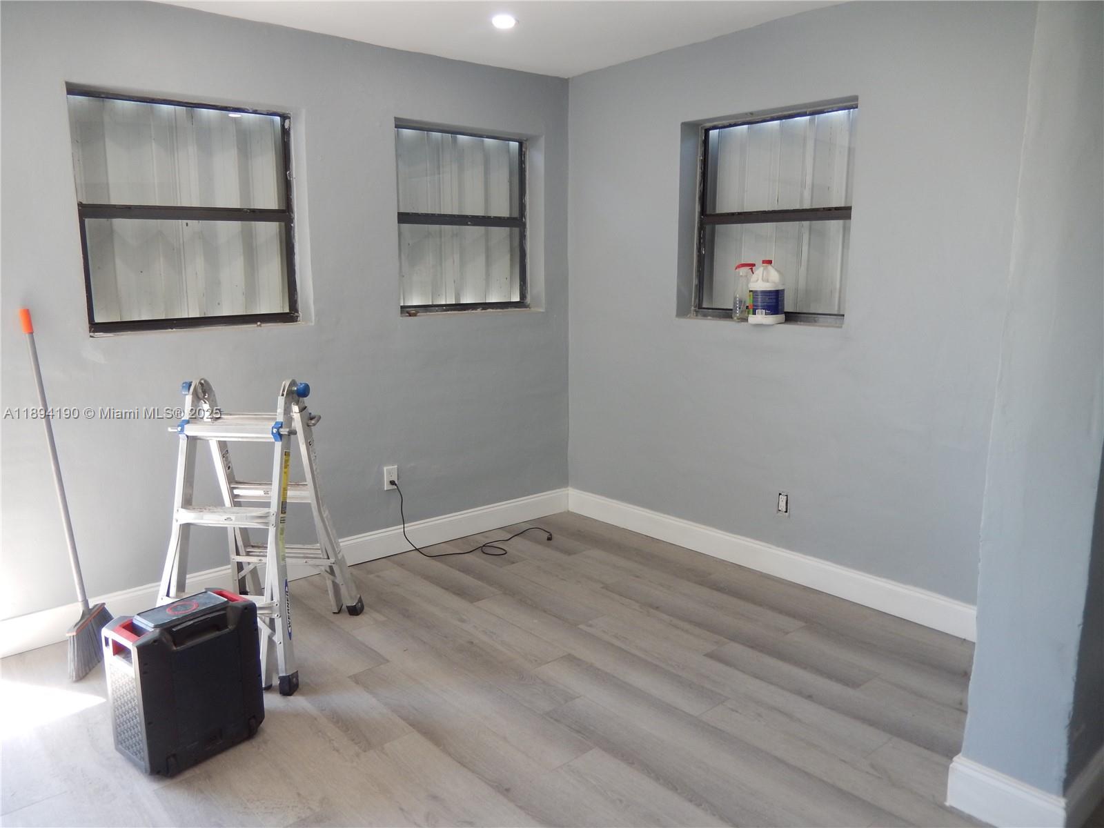 BUNCHE PARK - Residential Lease