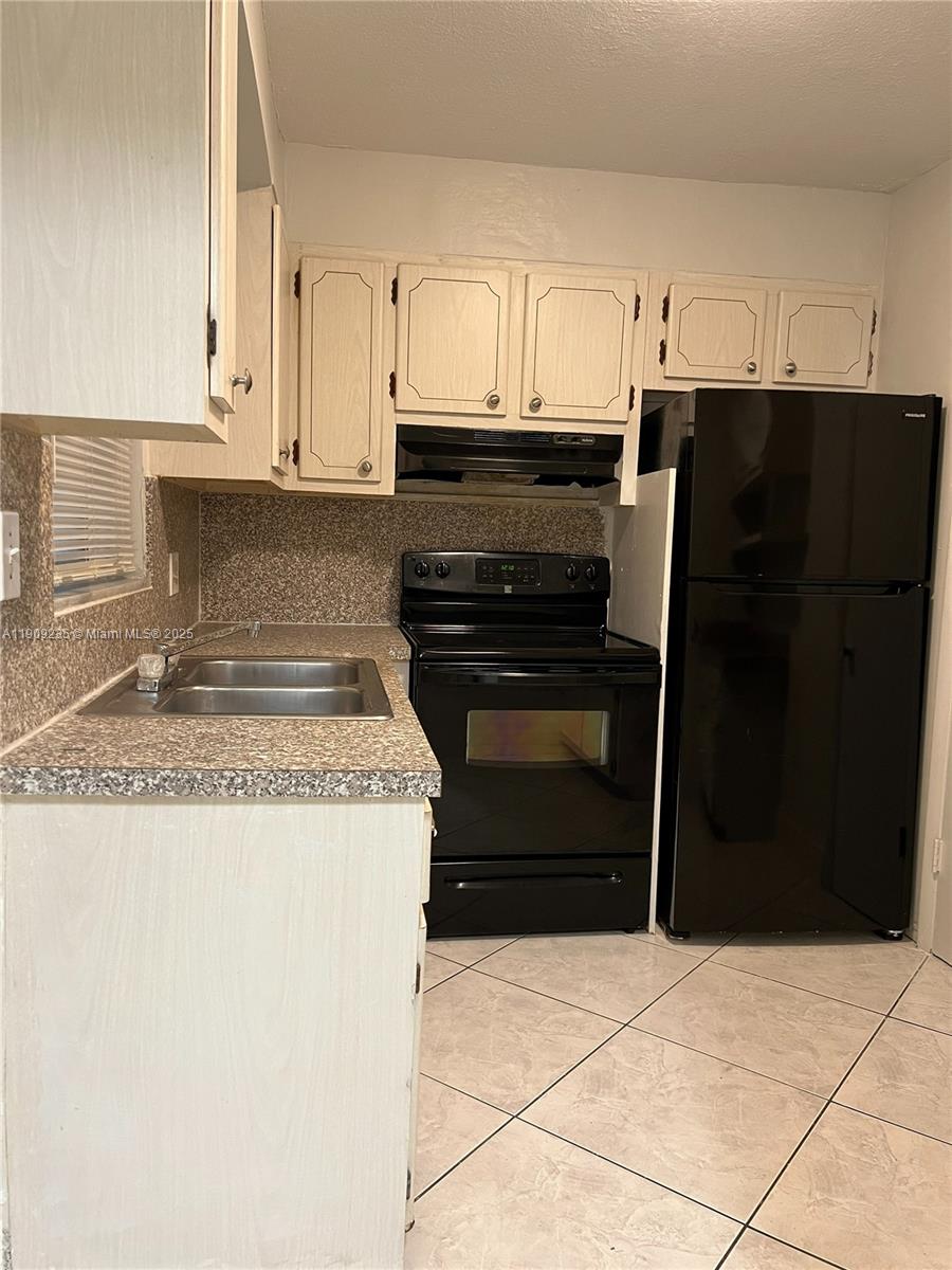 PARK SOUTH ONE INC CONDO - Residential Lease