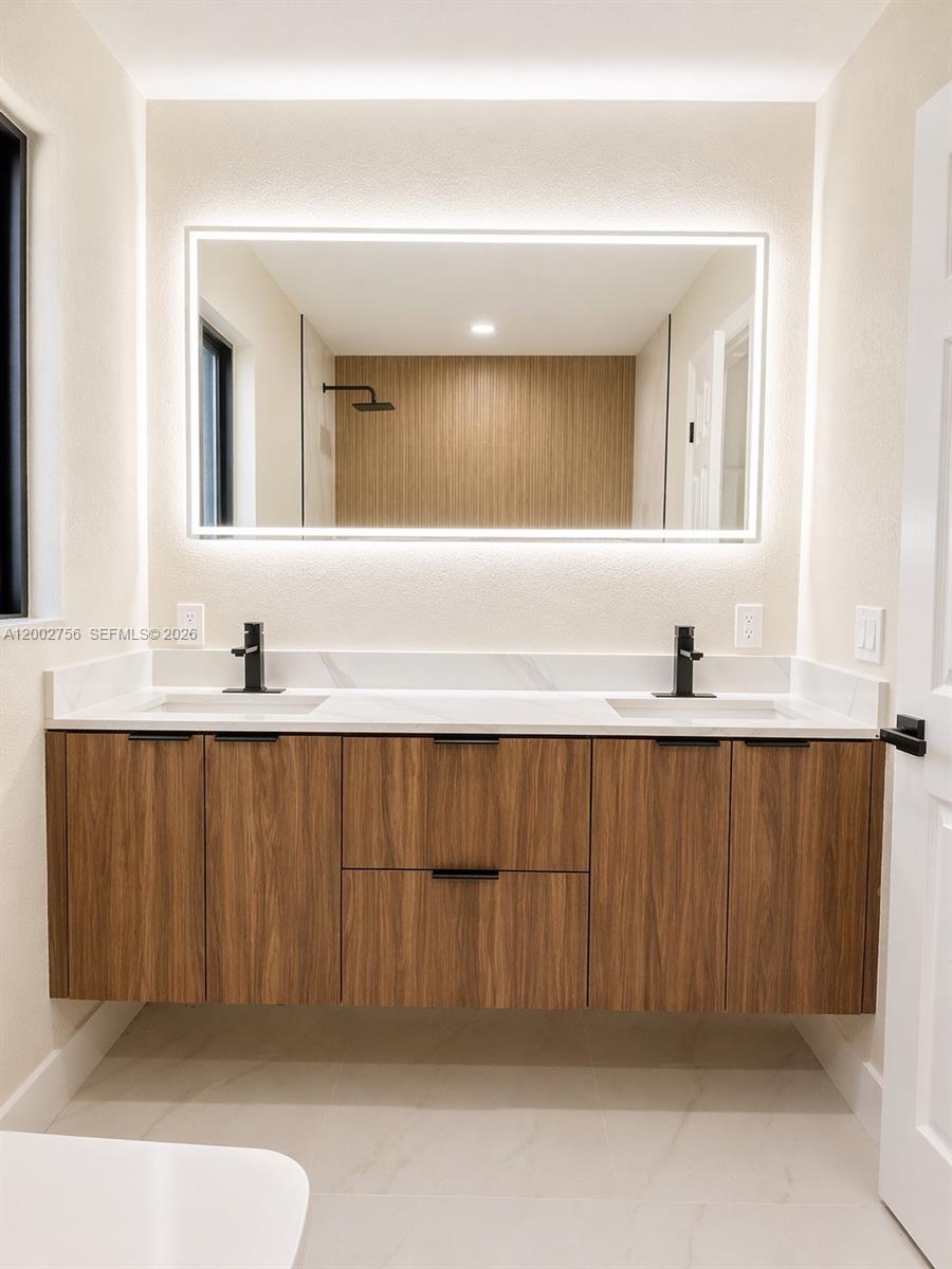 LAKE MANGO SHORES - Residential