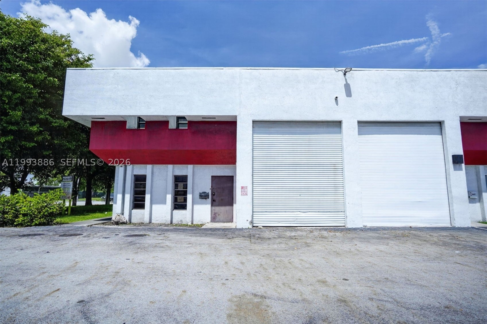 Warehouse/Restaurant For Sale In Doral