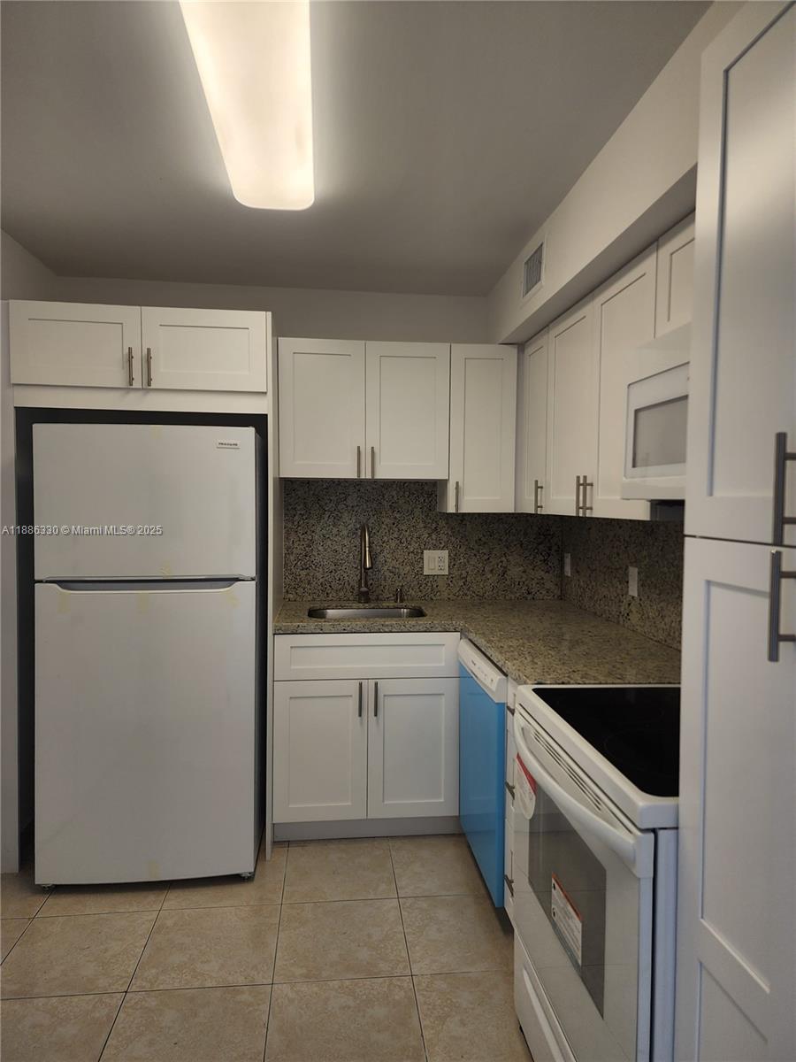 2841 NE 163rd St 805