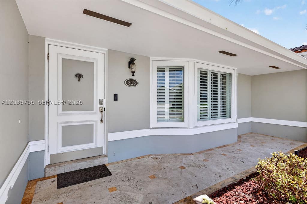 Photo of 313 SE 6th St, Dania Beach, FL 33004 (MLS # A12033756)