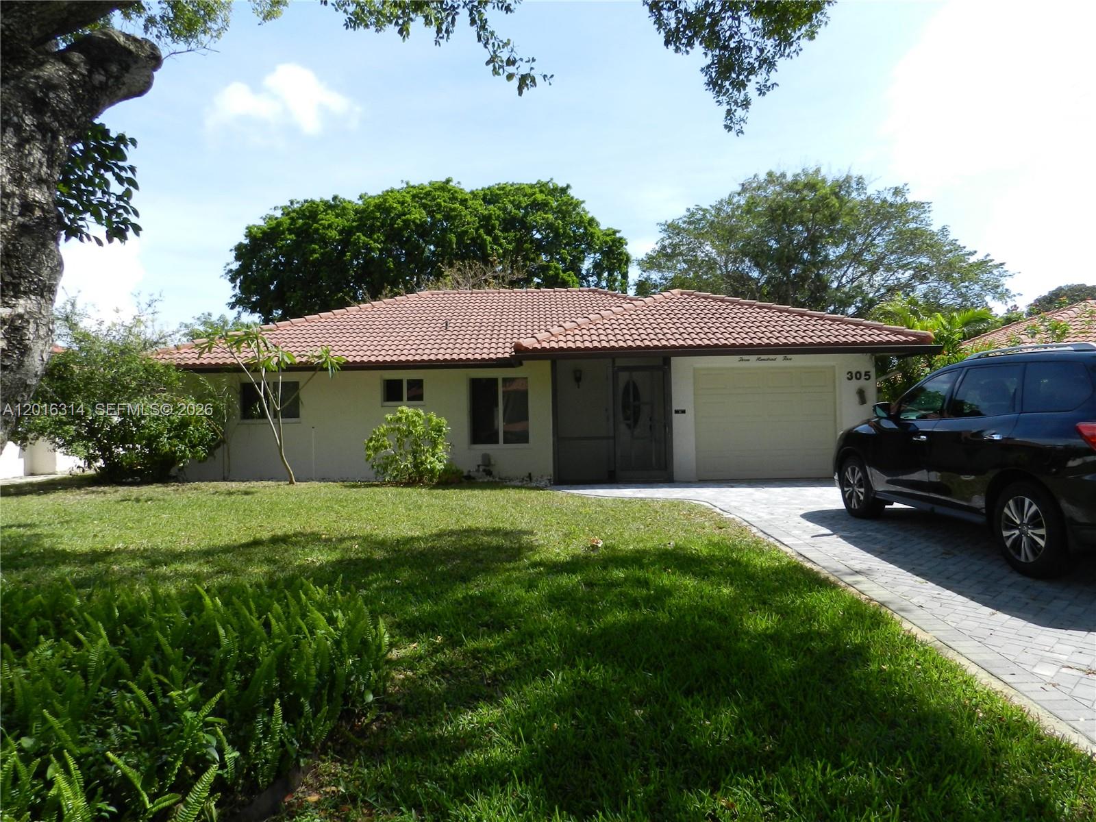 305 NW 42nd St