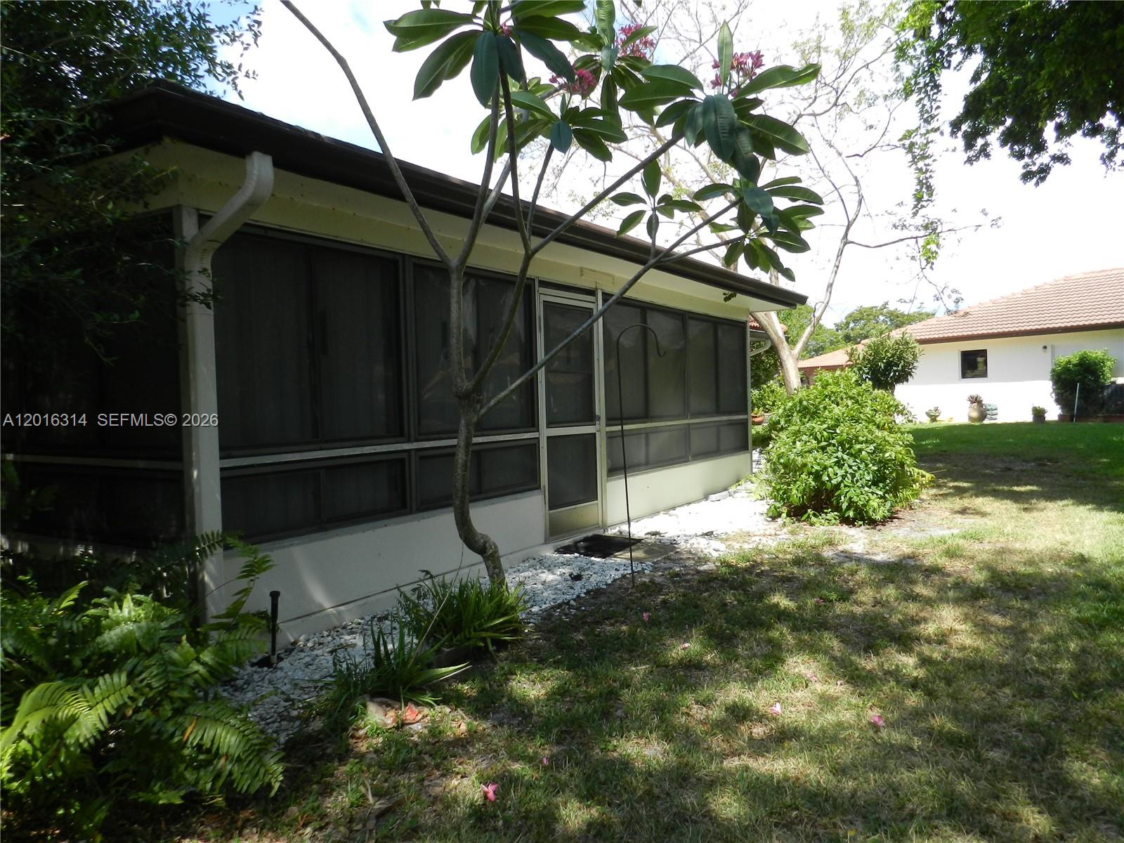 305 NW 42nd St