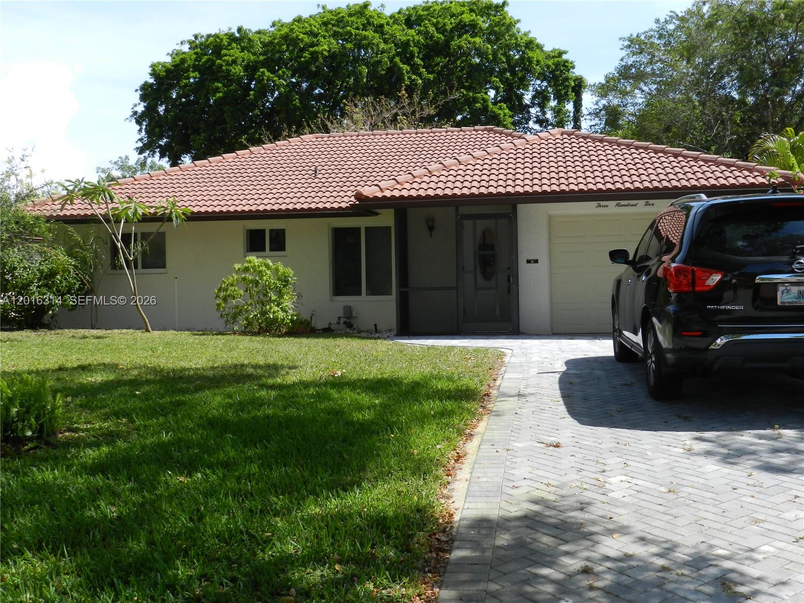305 NW 42nd St