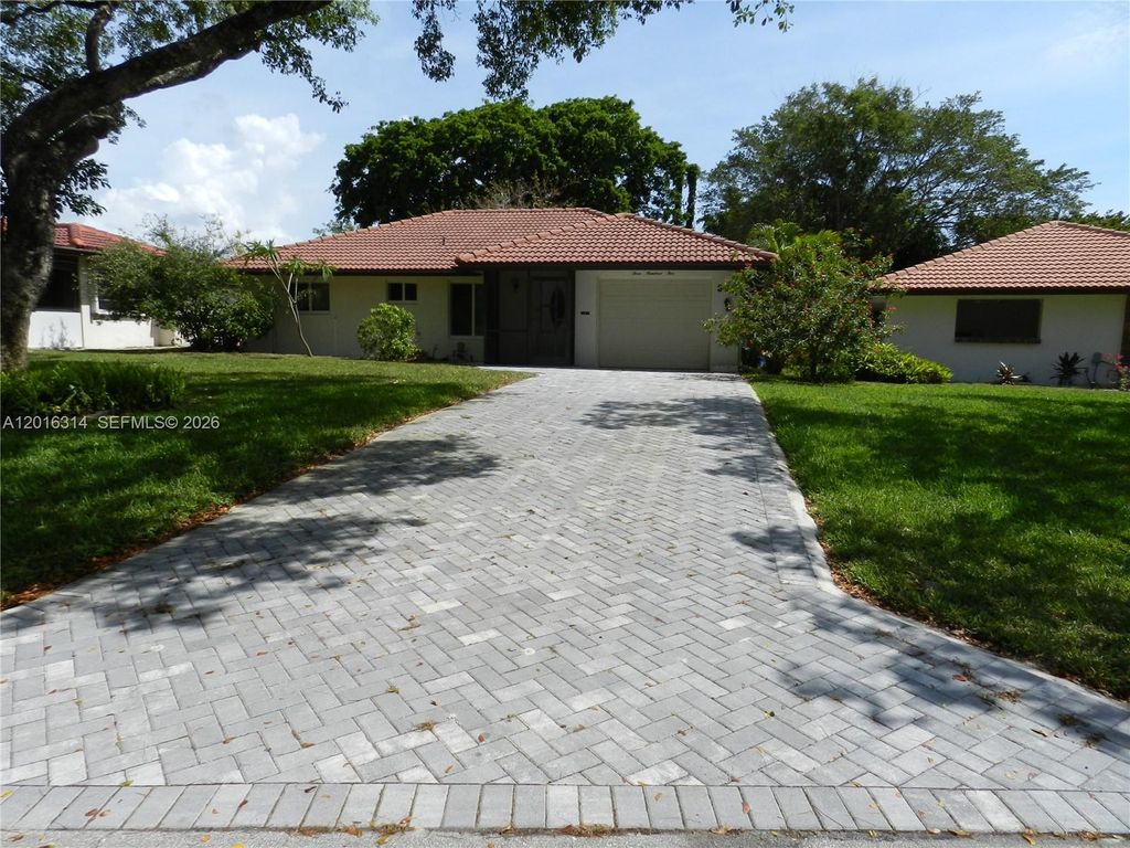 Photo of 305 NW 42nd St, Boca Raton, FL 33431 (MLS # A12016314)