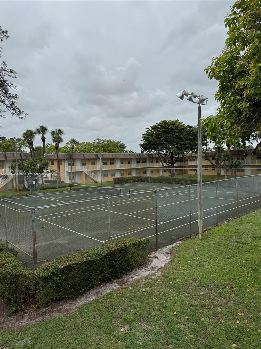 VILLAGE PARK AT OAKLAND C - Residential