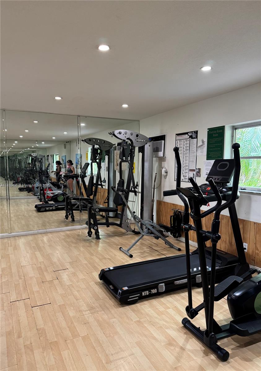 VILLAGE PARK AT OAKLAND C - Residential