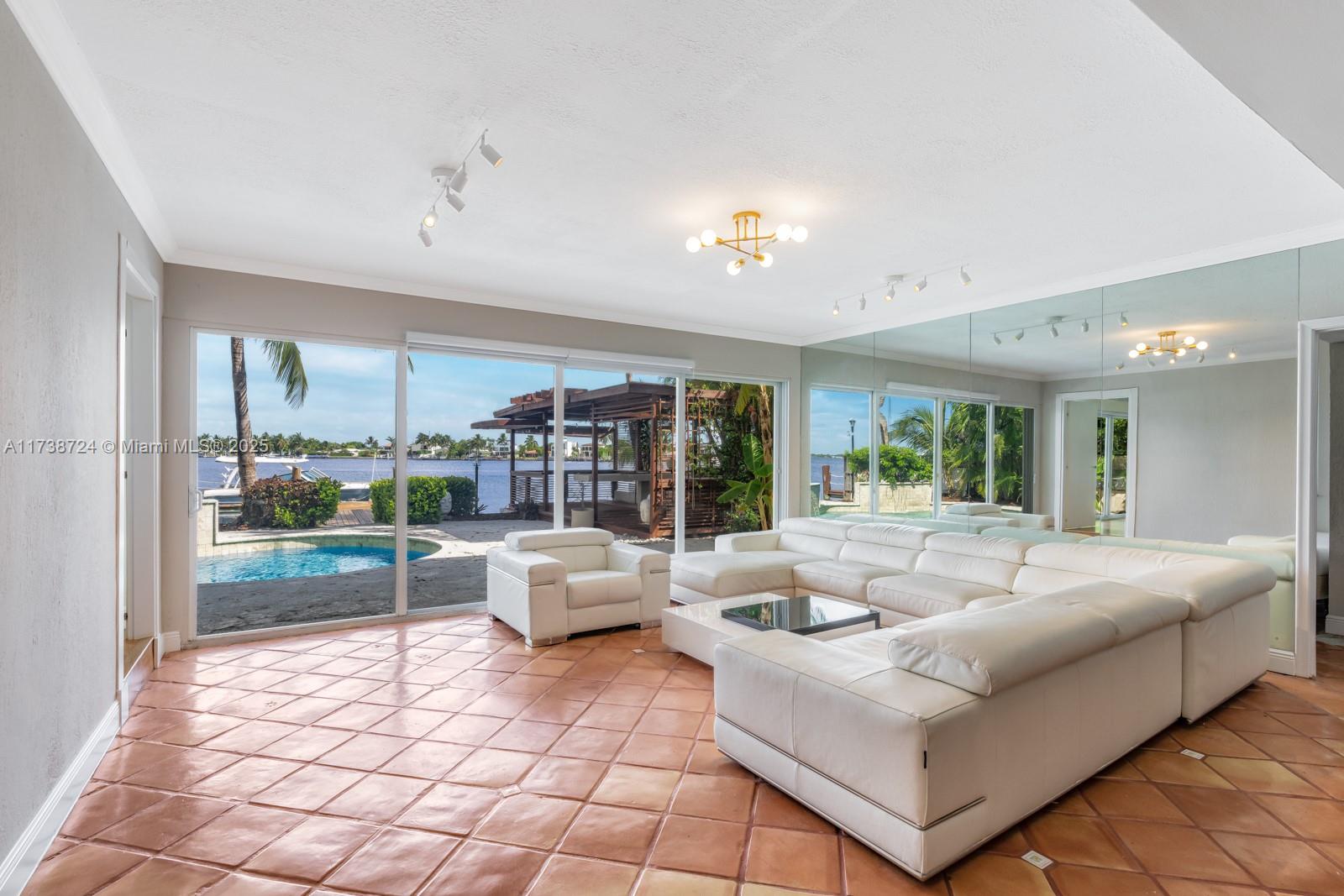 BISCAYNE POINT - Residential