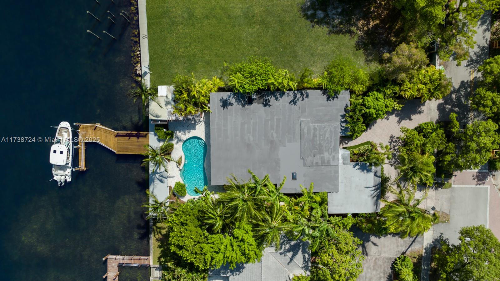 1265 N Biscayne Point Rd