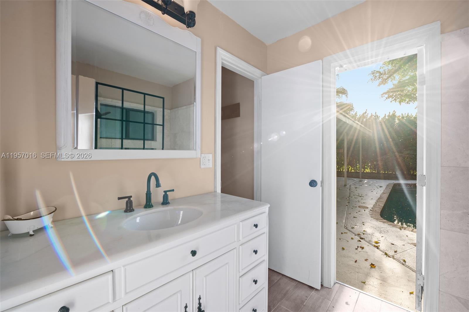 CYPRESS LAKES - Residential