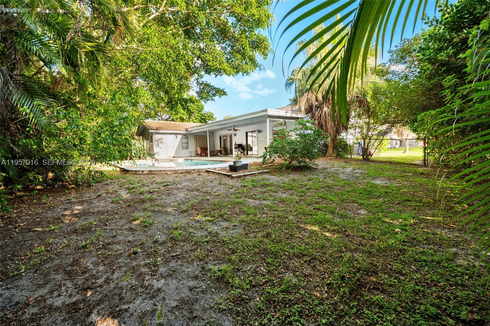 CYPRESS LAKES - Residential