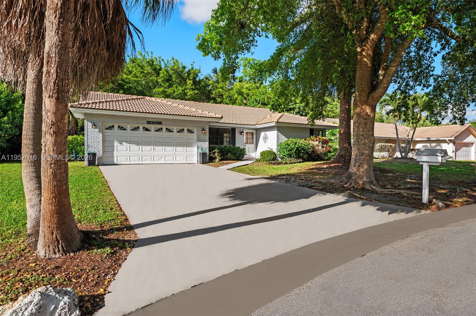 CYPRESS LAKES - Residential