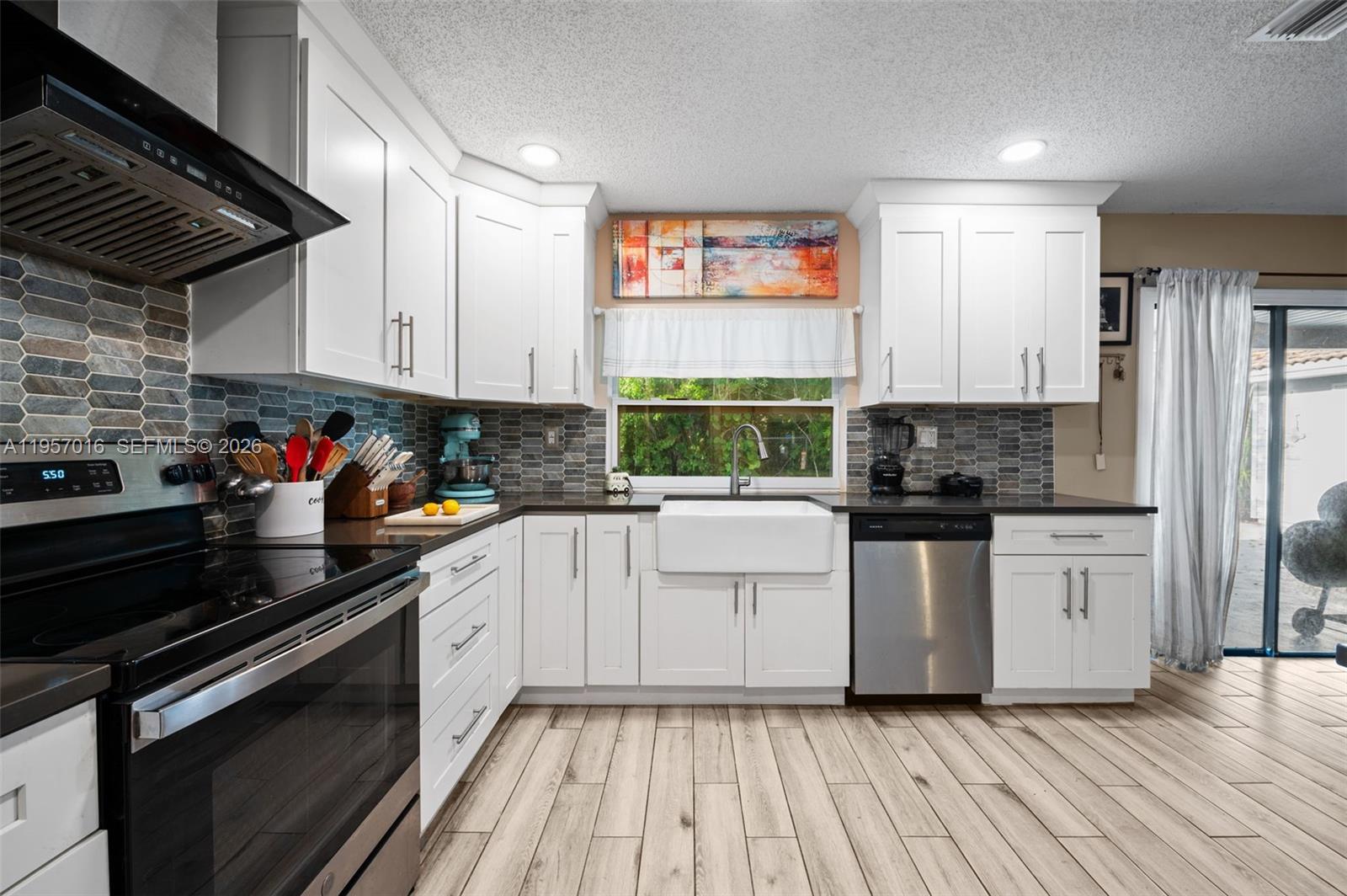 CYPRESS LAKES - Residential