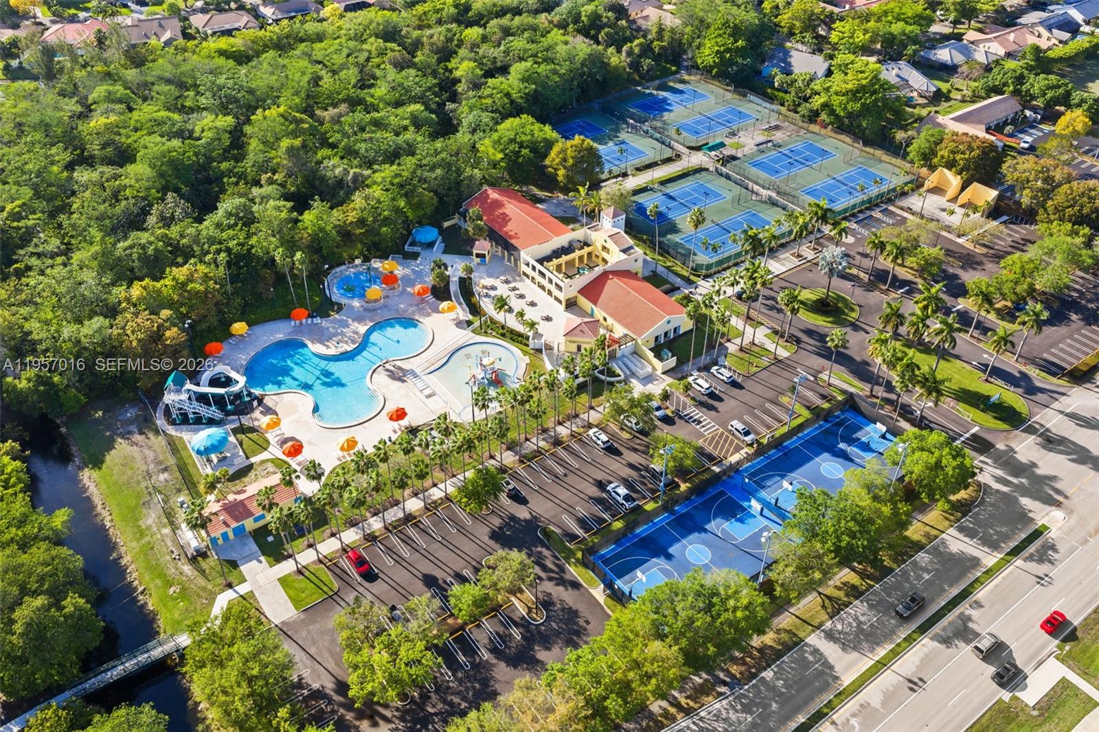 CYPRESS LAKES - Residential