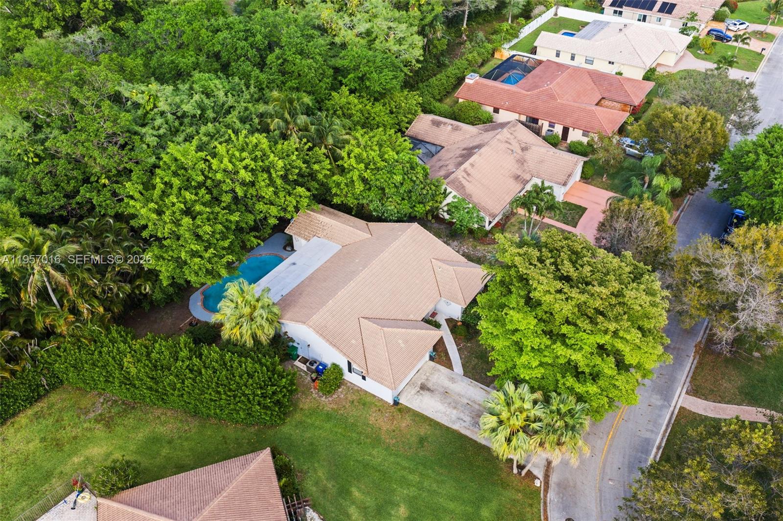 CYPRESS LAKES - Residential