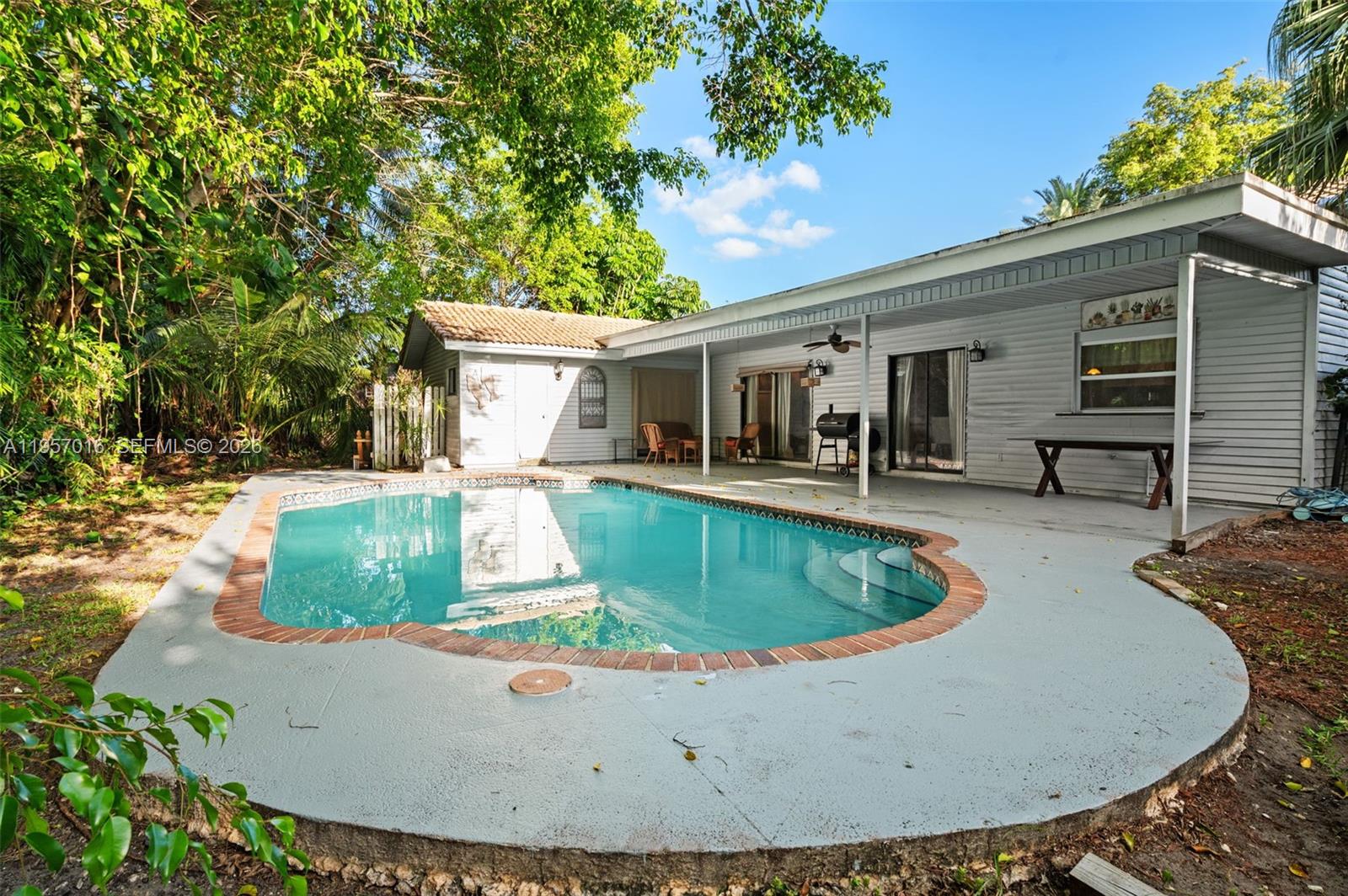 CYPRESS LAKES - Residential