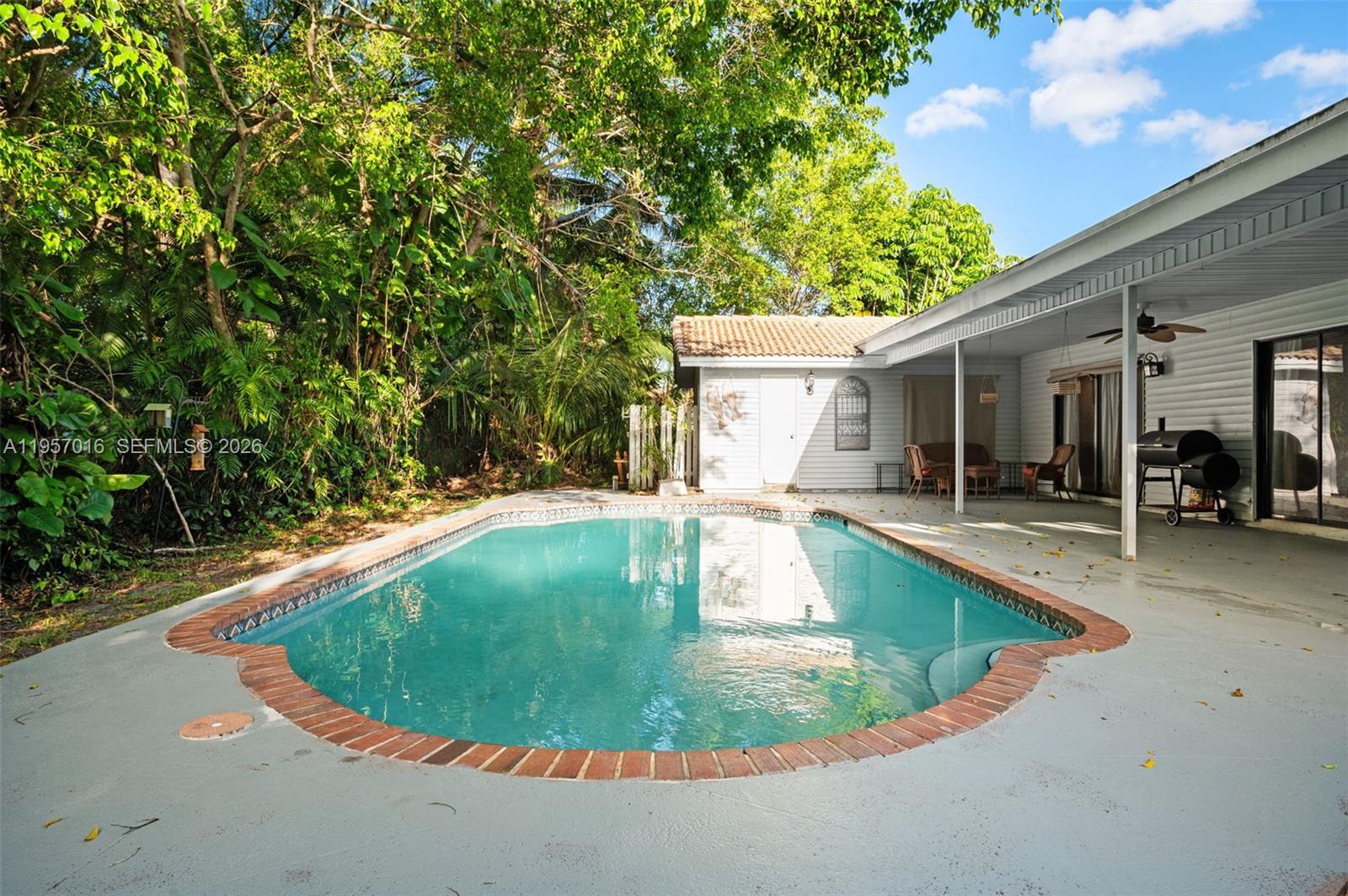 CYPRESS LAKES - Residential