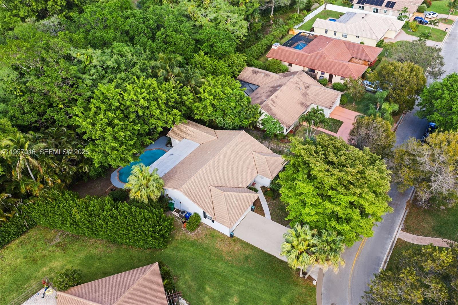 CYPRESS LAKES - Residential