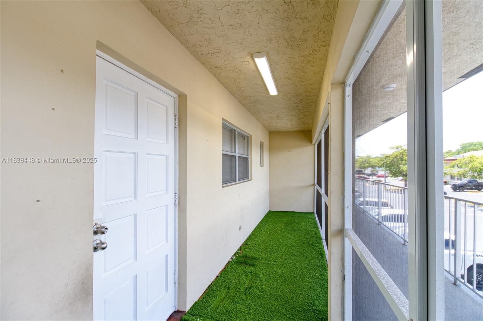 5387 SW 40th Ave 202