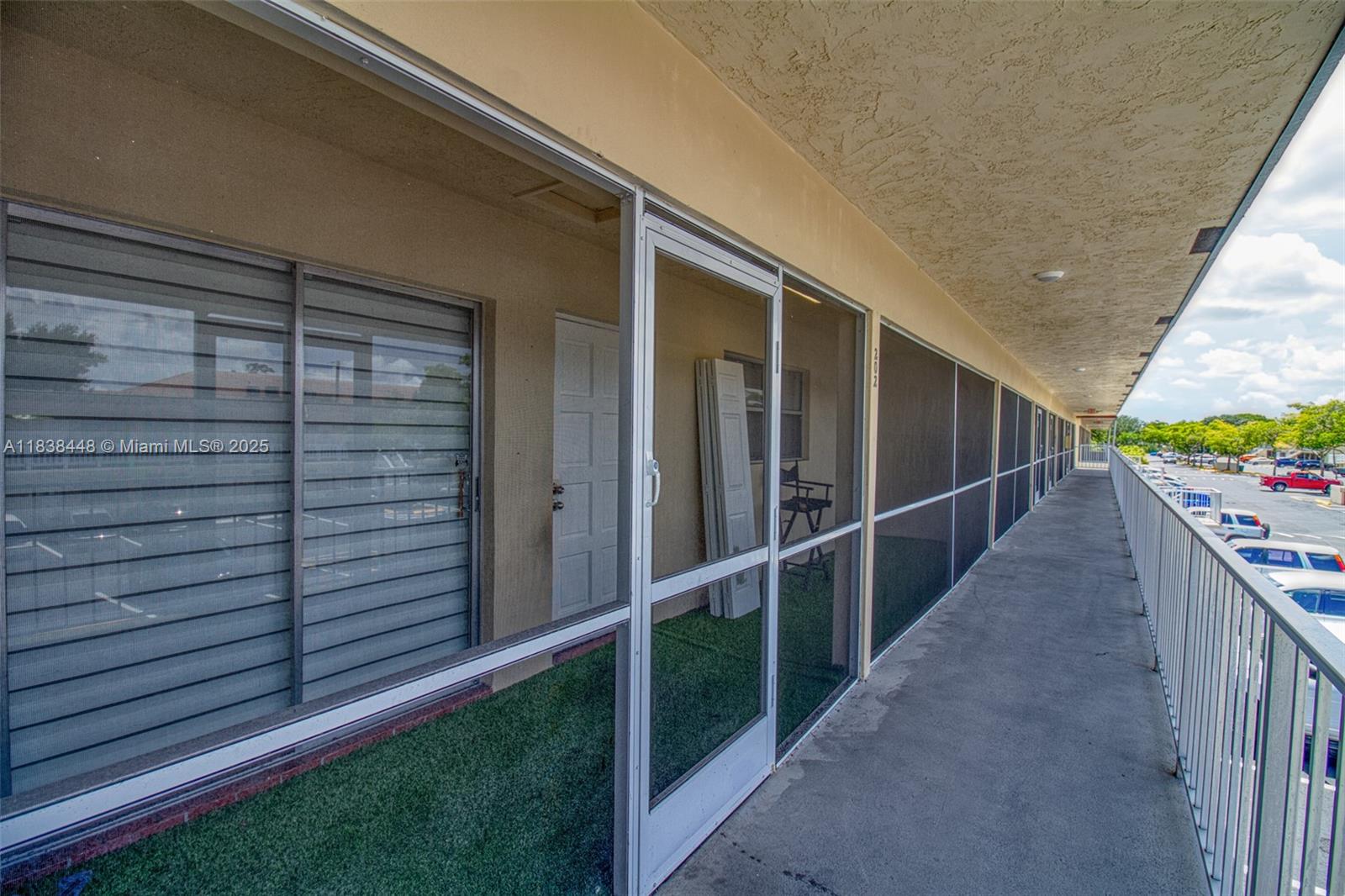 5387 SW 40th Ave 202