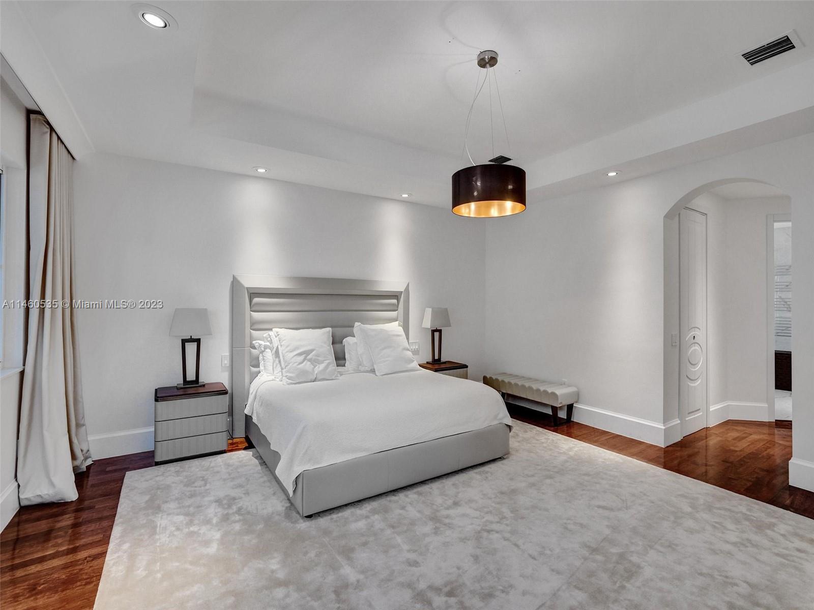 GOLDEN GATE ESTATES & MAR - Residential