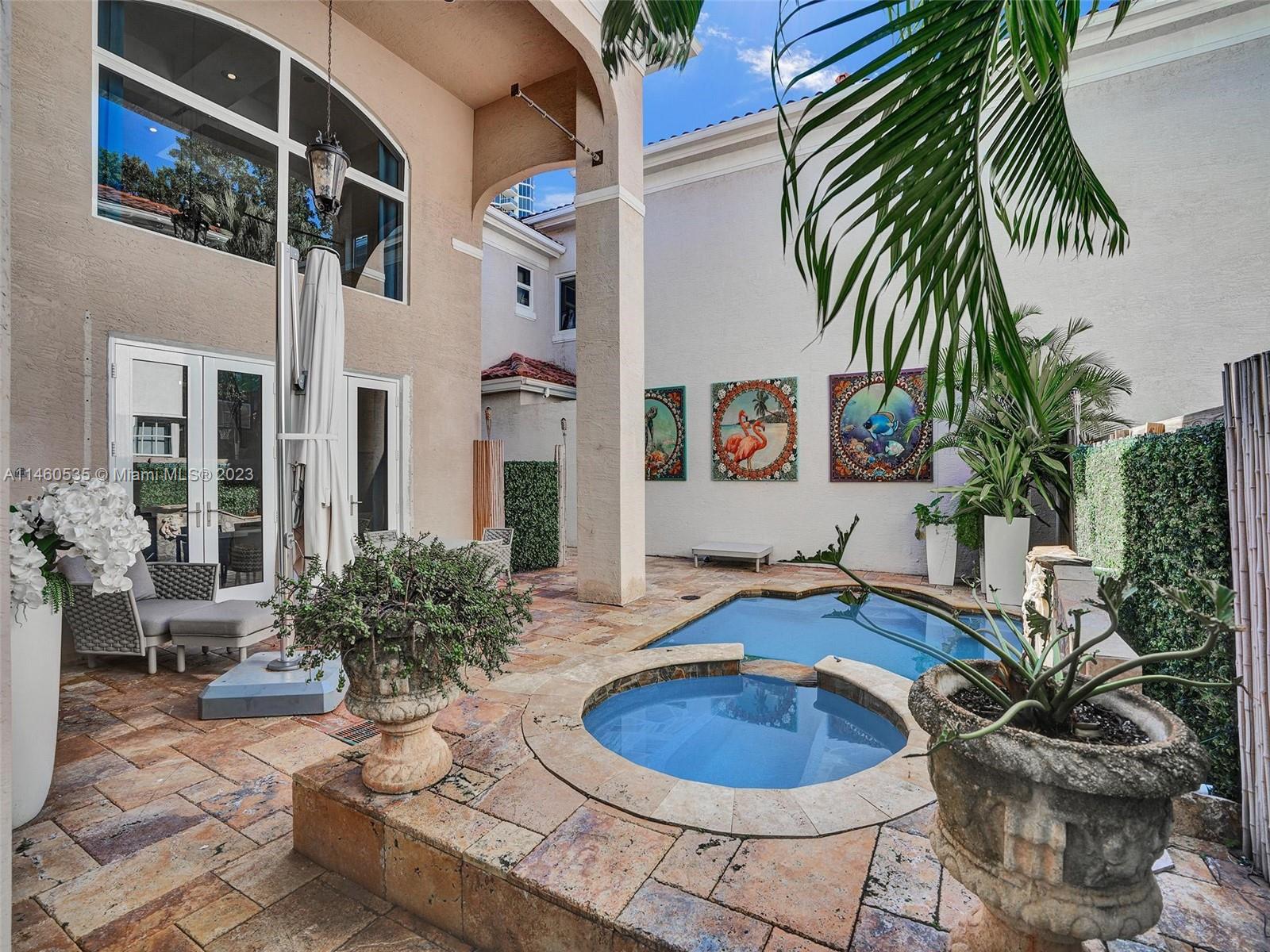 GOLDEN GATE ESTATES & MAR - Residential