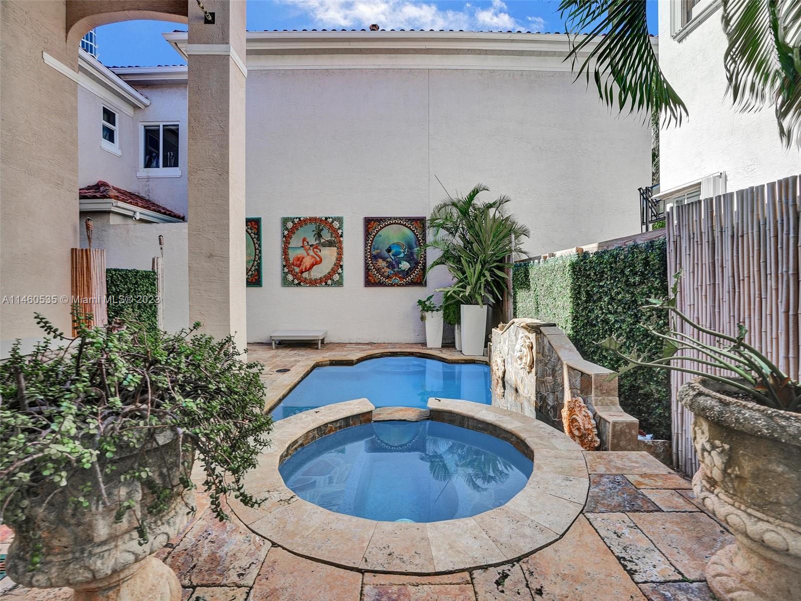 GOLDEN GATE ESTATES & MAR - Residential