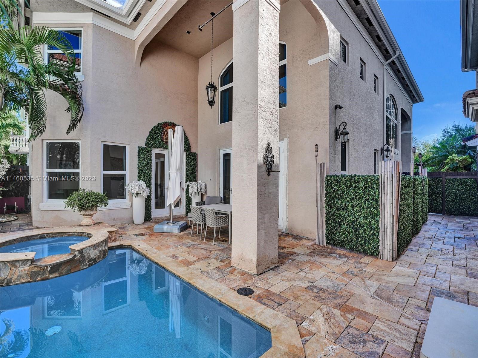 GOLDEN GATE ESTATES & MAR - Residential