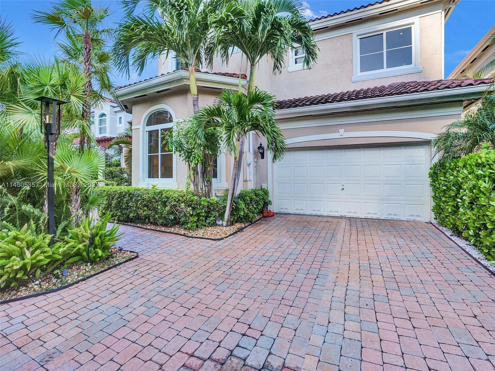 GOLDEN GATE ESTATES & MAR - Residential