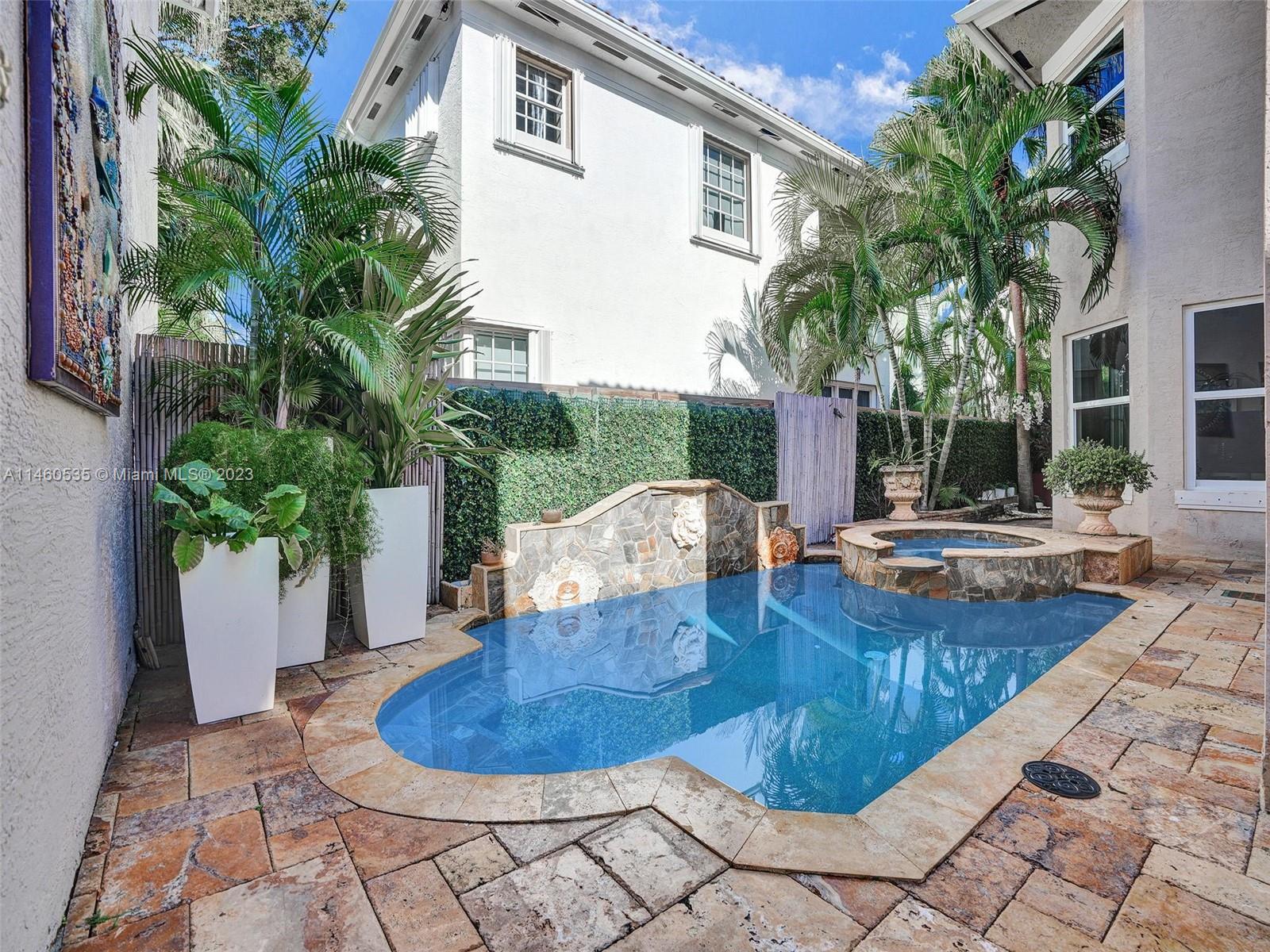 GOLDEN GATE ESTATES & MAR - Residential