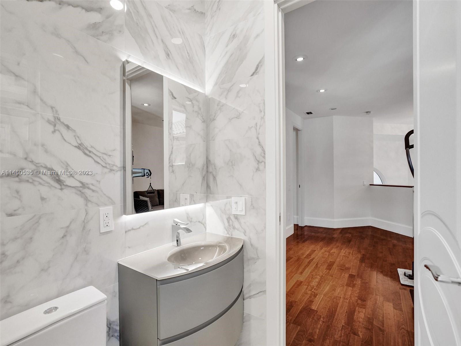 GOLDEN GATE ESTATES & MAR - Residential