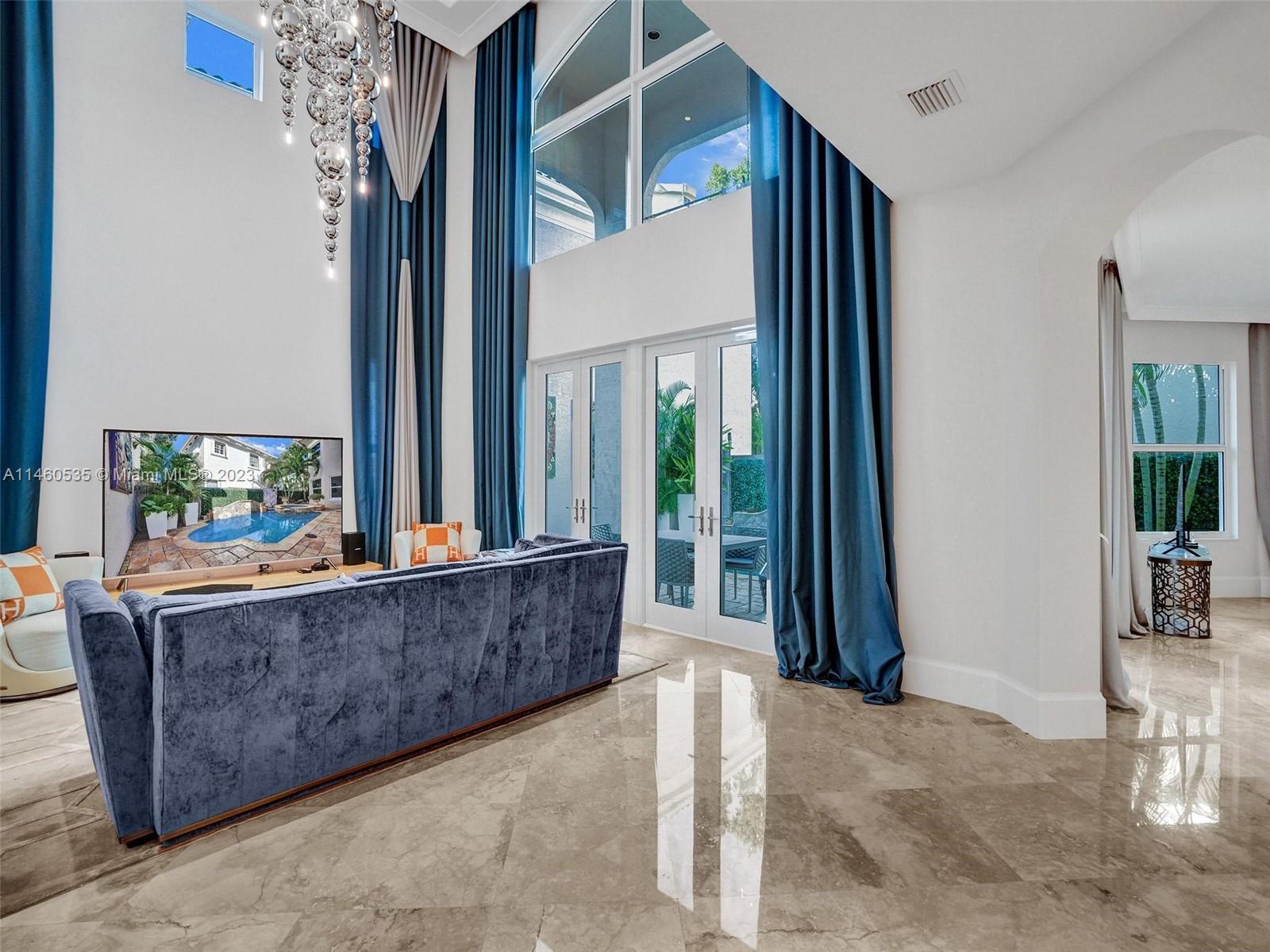 GOLDEN GATE ESTATES & MAR - Residential