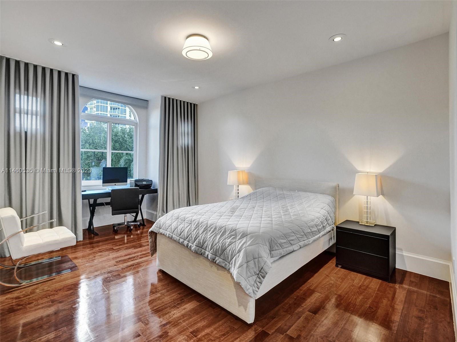 GOLDEN GATE ESTATES & MAR - Residential