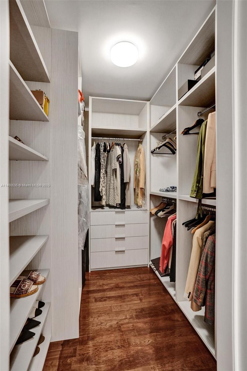 GOLDEN GATE ESTATES & MAR - Residential