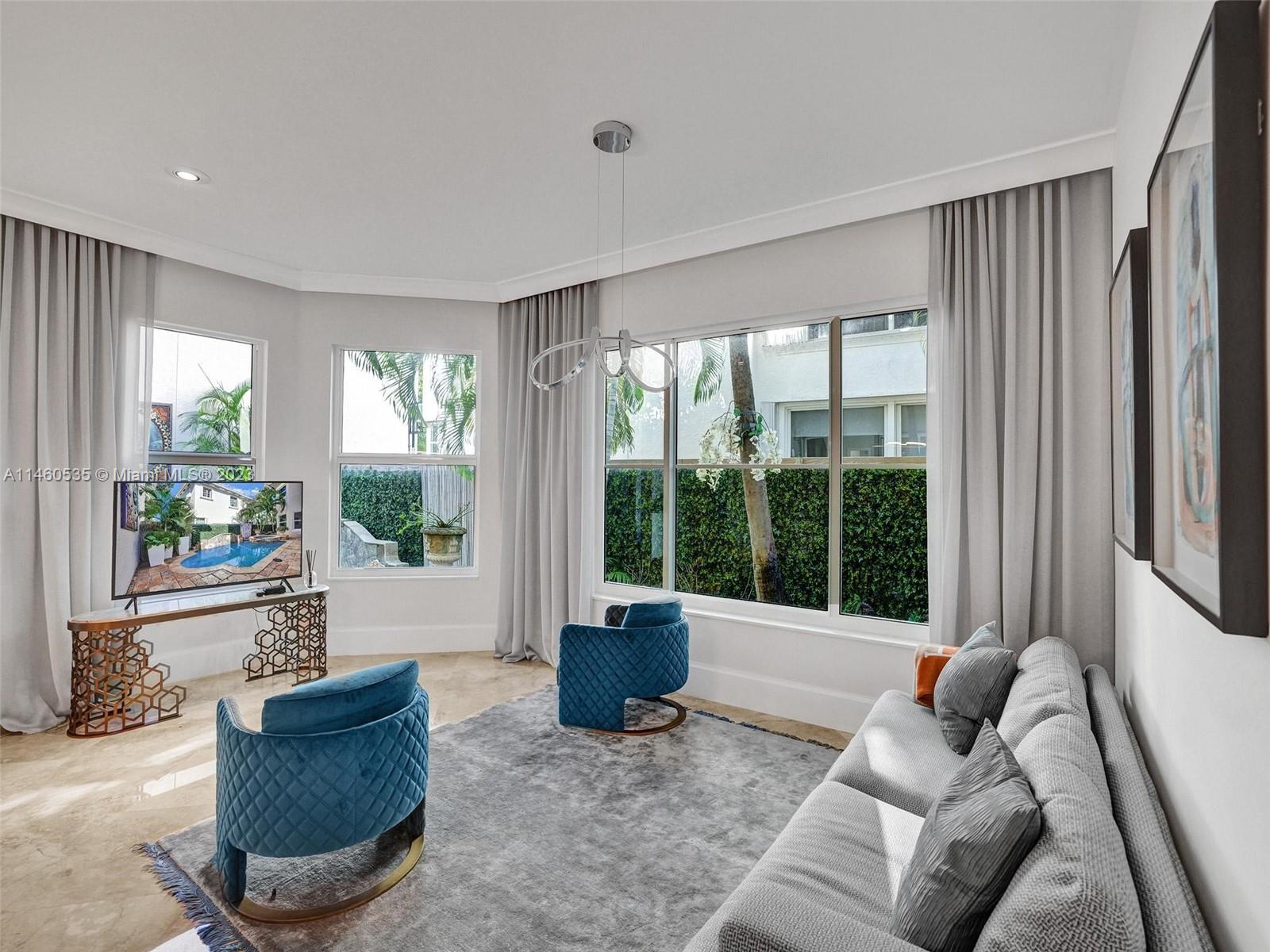 GOLDEN GATE ESTATES & MAR - Residential